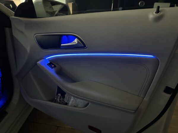 Mercedes CLA W117 Ambientebeleuchtung 64 Farben inkl. Einbau – Bild 3